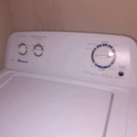 Amana washer and dryer set - Picture 3 of 7